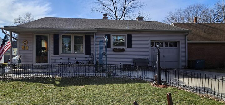 Property Photo: 215 Gates Street MI 48708