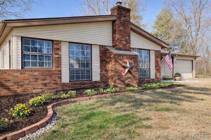 Property Photo:  1419 Vicksburg Drive  IL 62221 