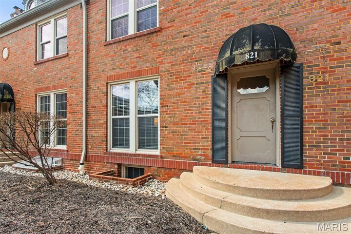 Property Photo:  821 Westwood Drive 1S  MO 63105 