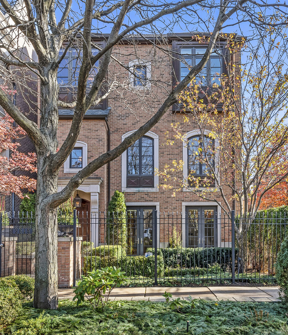 Property Photo:  2615 N Paulina Street  IL 60614 