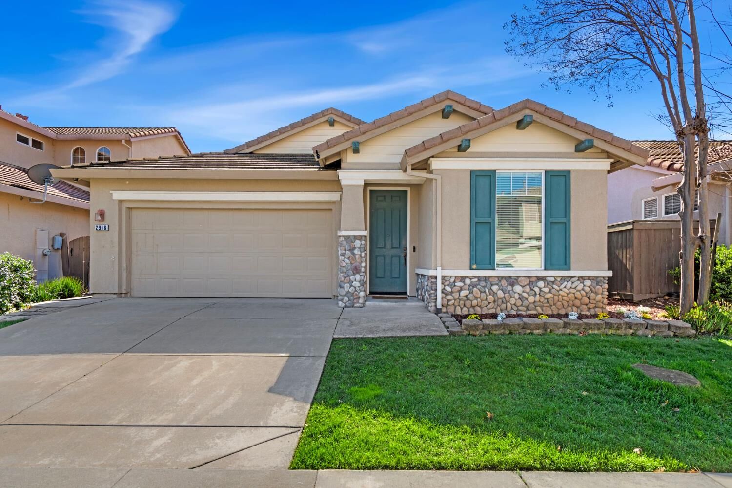 Property Photo:  2916 N Platte Way  CA 95835 