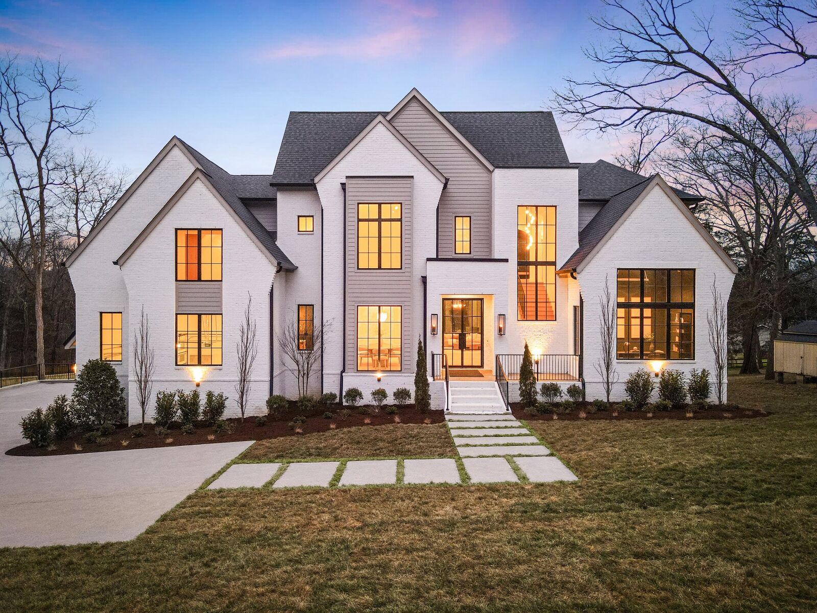 Property Photo:  735 Richfield Dr  TN 37205 