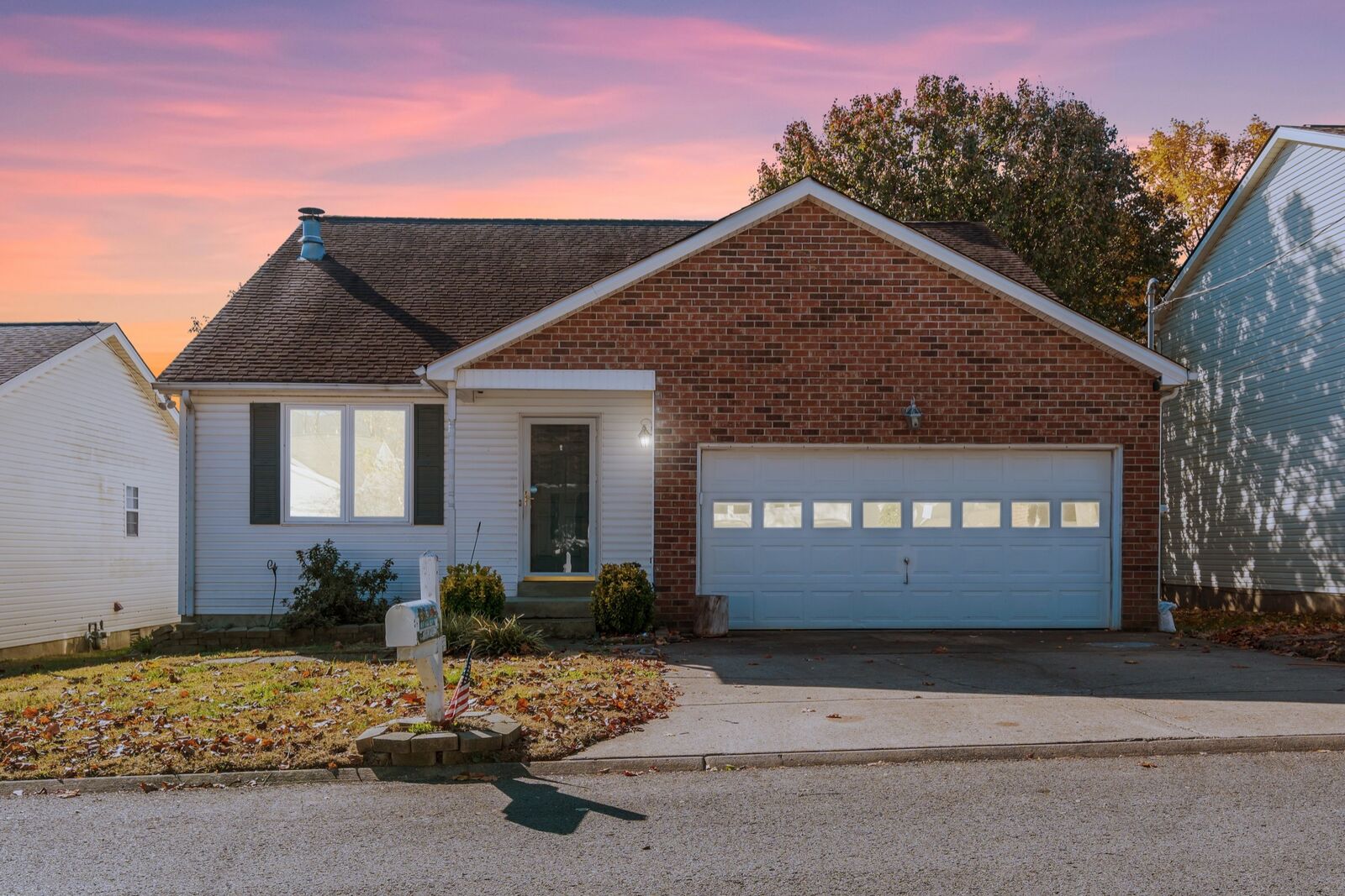 Property Photo:  104 Edgehill Ln  TN 37075 