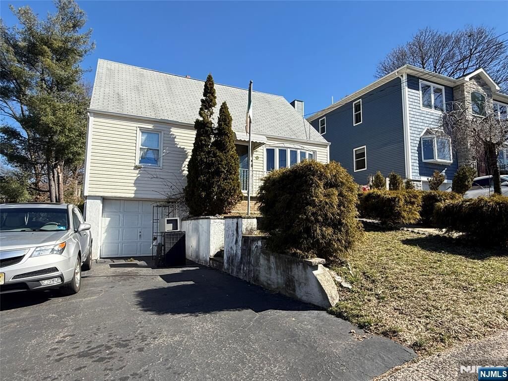 Property Photo:  63 Raymond Street  NJ 07604 