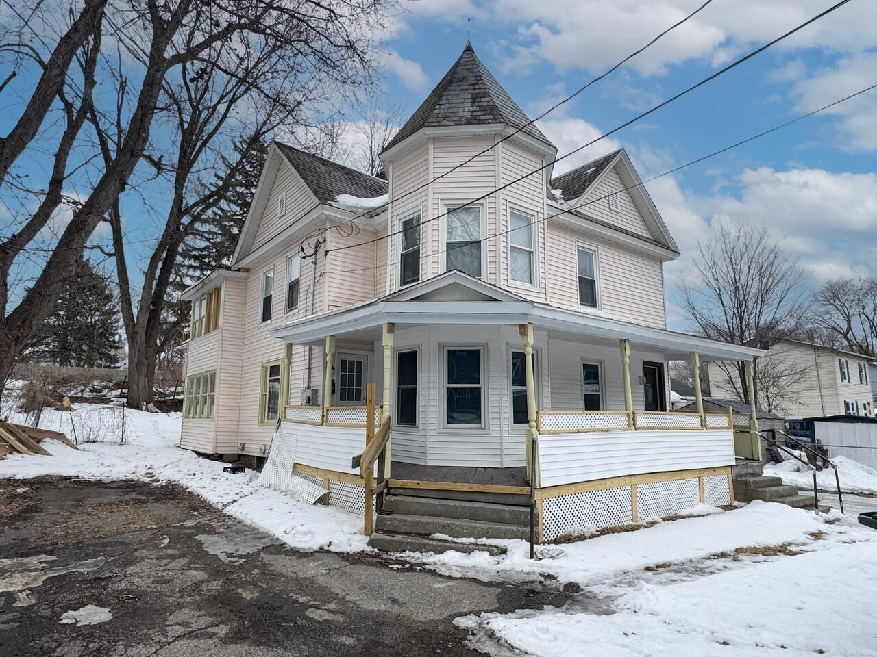 Property Photo:  2 Champlain Place  VT 05404 