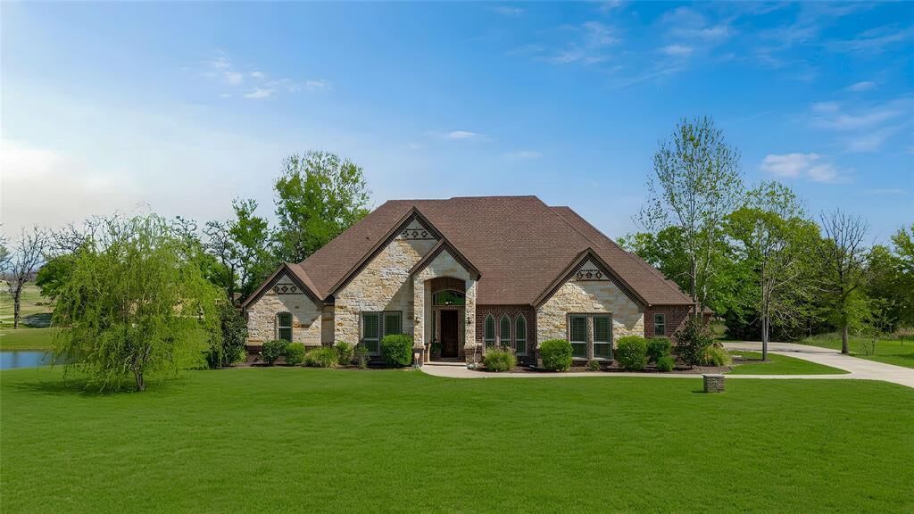 Property Photo:  209 Ellis Creek Drive  TX 76085 