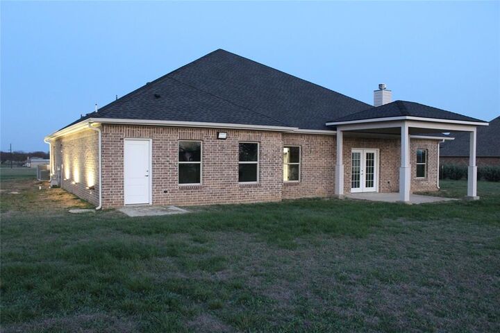 Property Photo: 760 Alysa Lane TX 75167