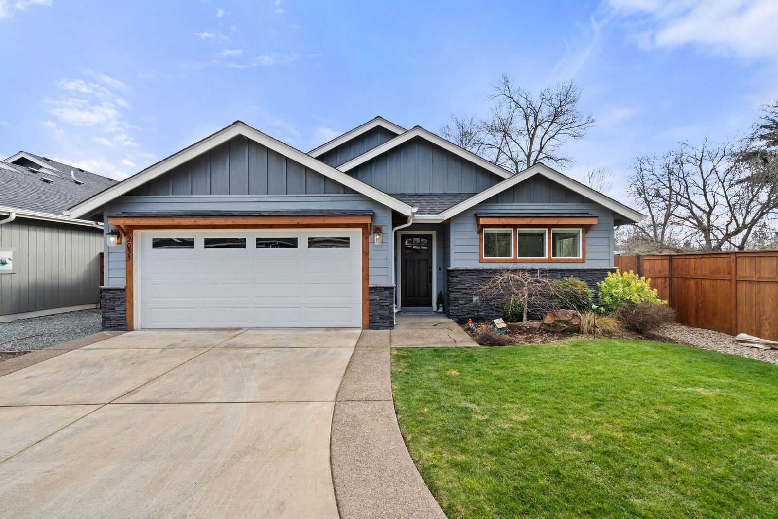 Property Photo:  2035 SW Truman Way  OR 97526 