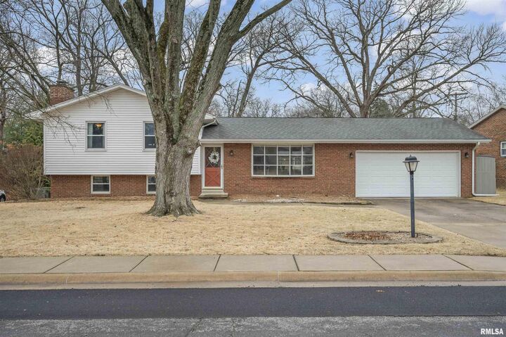 Property Photo: 12145 N Whispering Woods Drive IL 61525