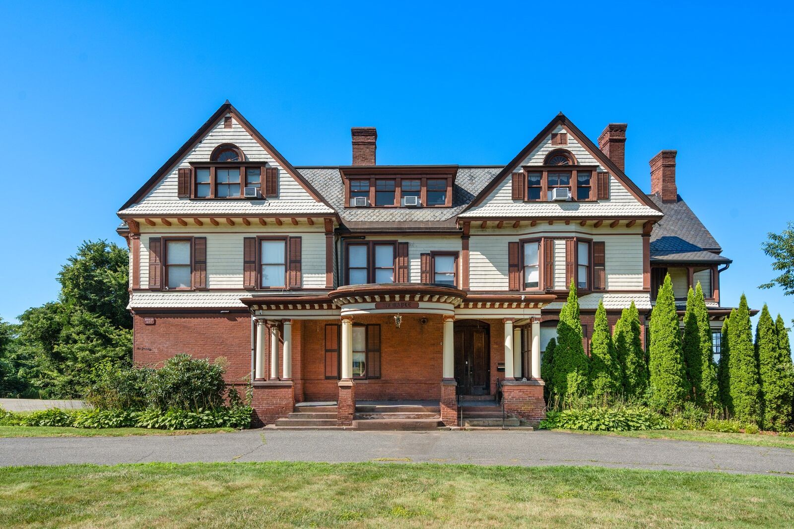 Property Photo: 270 Maple St MA 01105