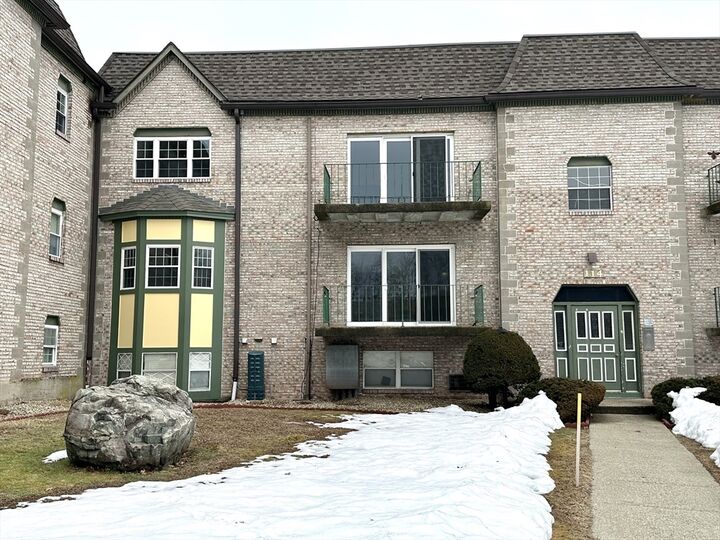 Property Photo: 114 Oak Lane 7 MA 02301