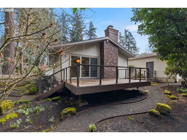 Property Photo: 1053 Northshore Pl OR 97034