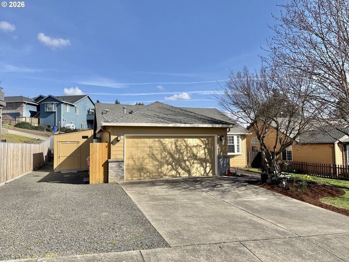 Property Photo:  1032 40th St  WA 98671 