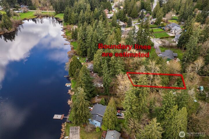 Property Photo:  13625 E Lake Kathleen Drive SE  WA 98059 