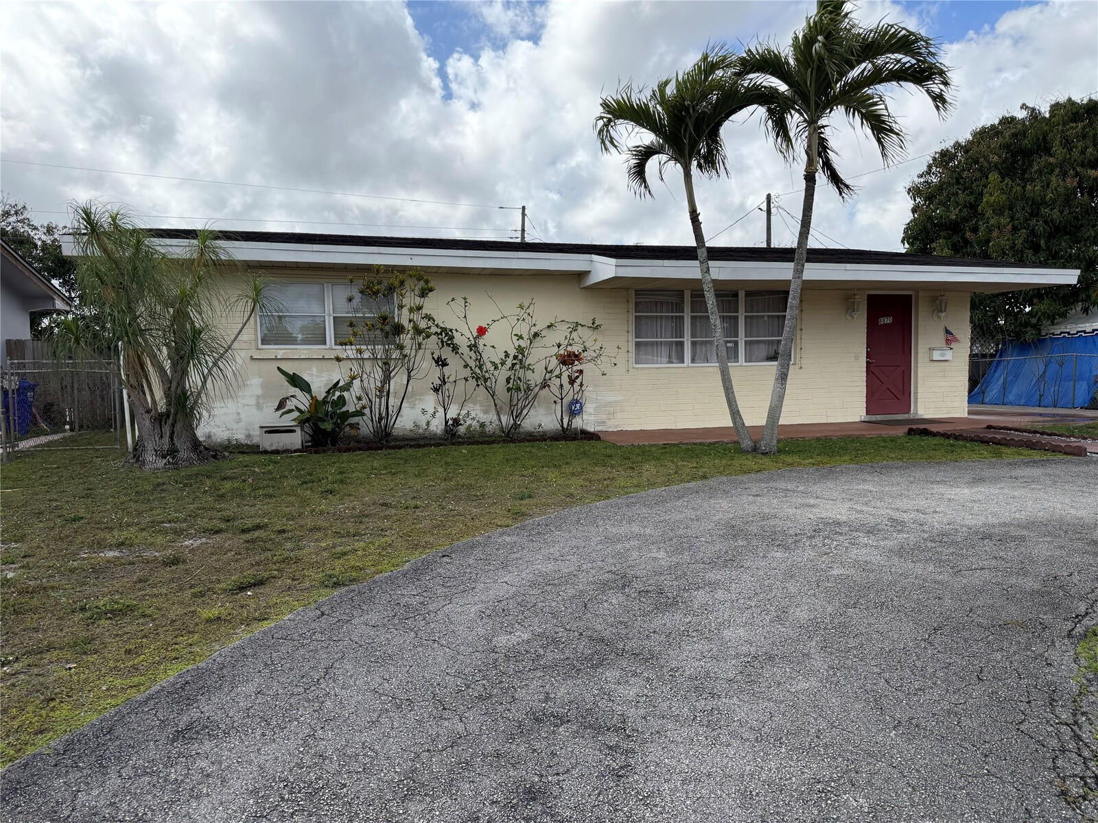 Property Photo:  8870 Taft Street  FL 33024 