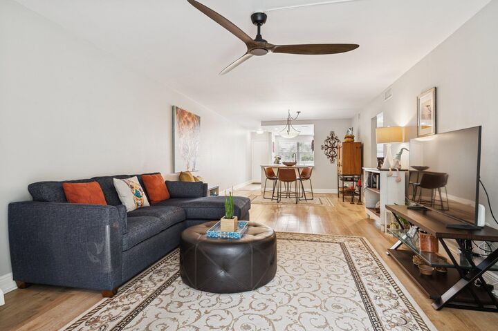 Property Photo:  2202 Lucaya Bend L2  FL 33066 