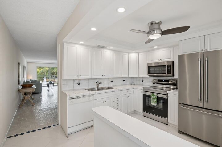 Property Photo:  2501 Antigua Terrace F3  FL 33066 