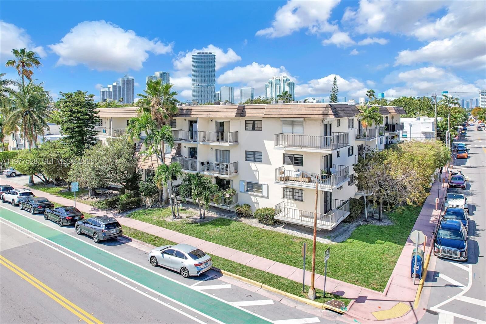 Property Photo:  950 Euclid Ave 306  FL 33139 