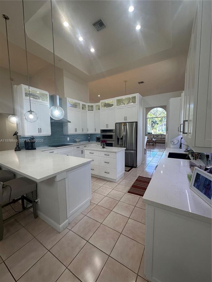 Property Photo:  2719 Pinehurst  FL 33332 