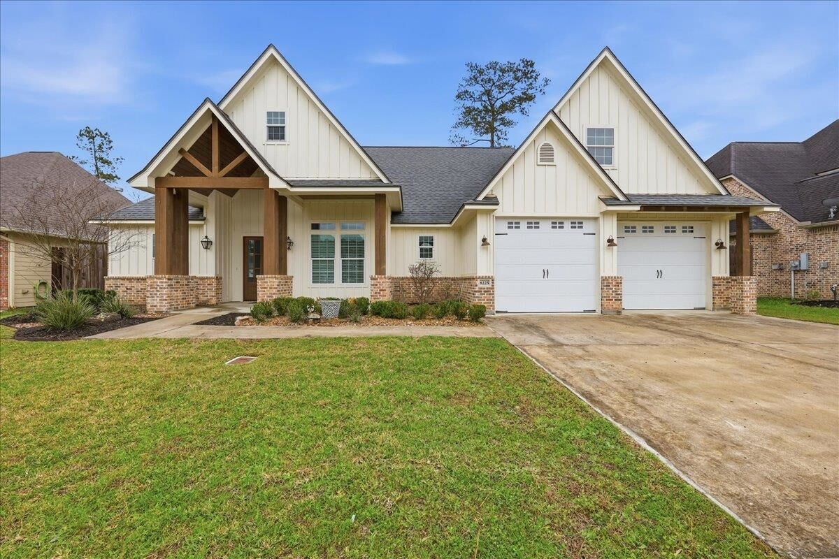 Property Photo:  8225 Royal Oaks Dr  TX 77657 