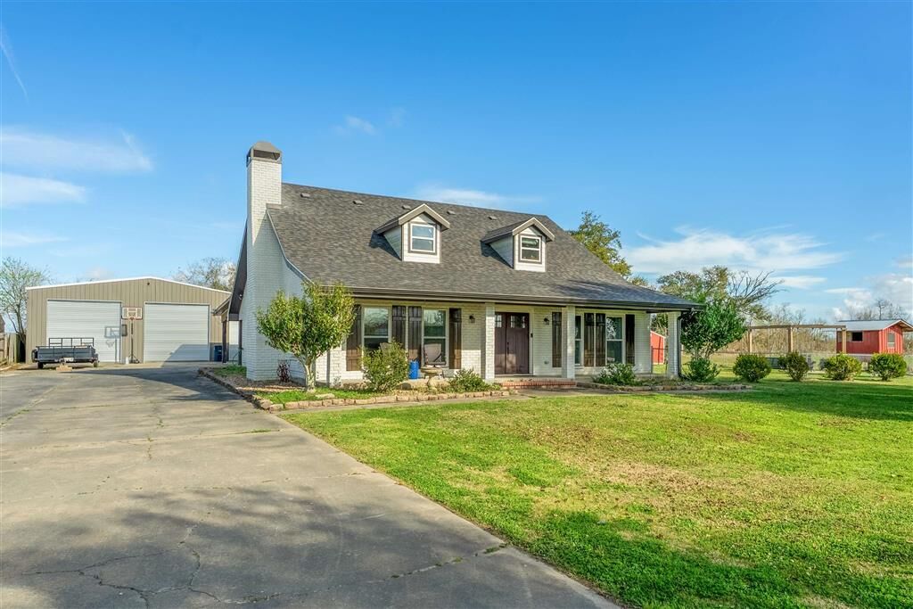 Property Photo:  141 Thomas Lane  LA 70607 