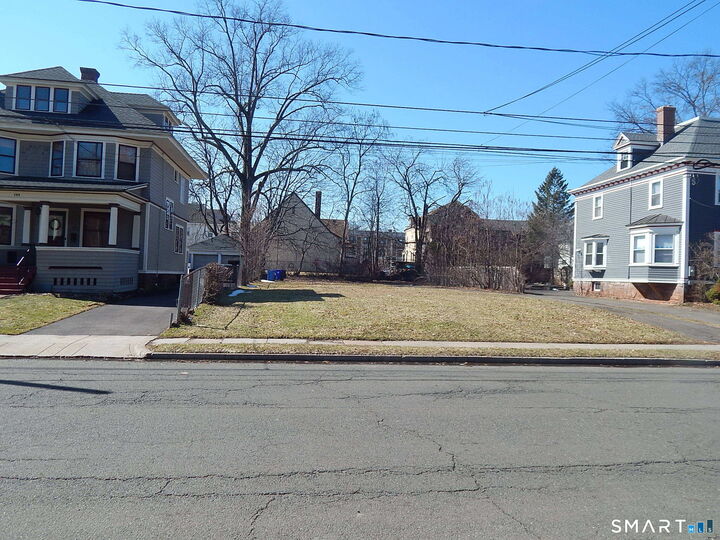 Property Photo:  205 Beacon Street  CT 06105 