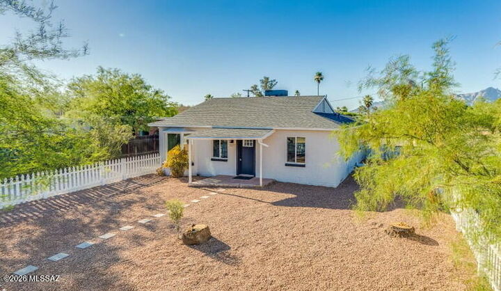 Property Photo:  2621 E Adams Street  AZ 85716 