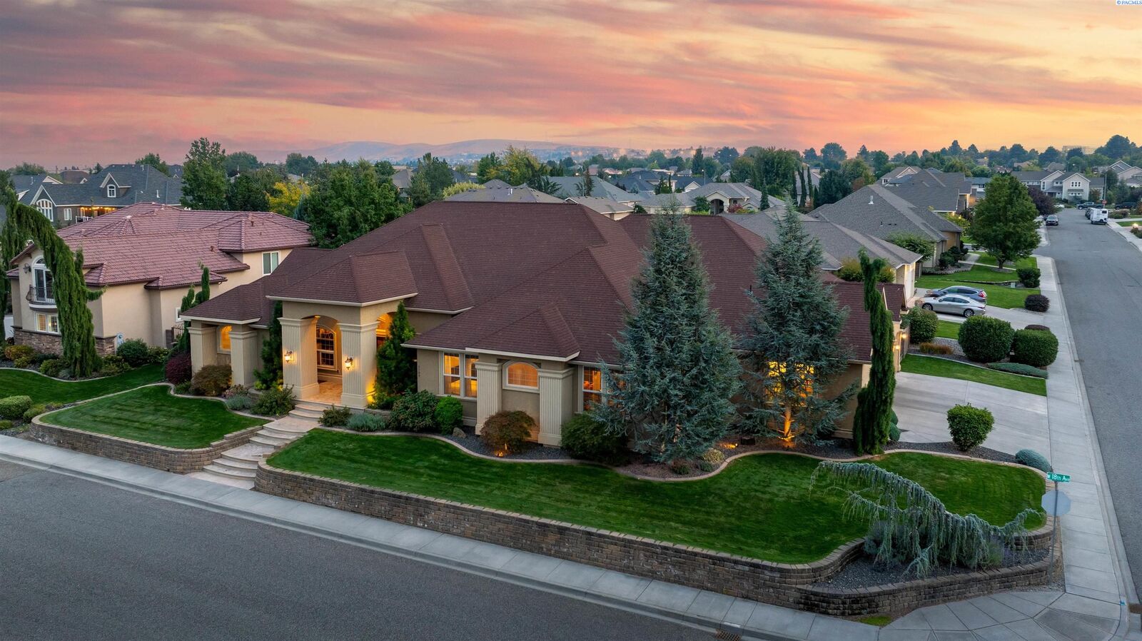 Property Photo:  5109 W 18th Ave  WA 99338 