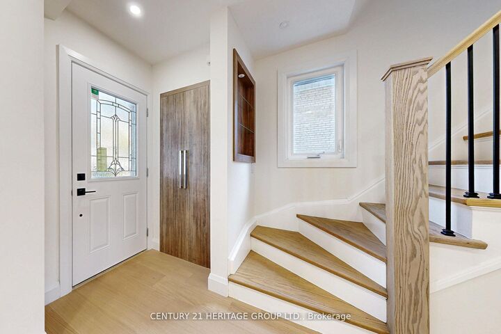 Property Photo: 547 Melrose Avenue ON M5M 2A4