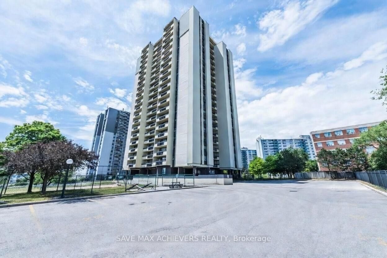 Property Photo: 1455 Lawrence Avenue W 1004 ON M6L 1B1