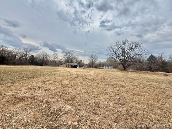 Property Photo:  18870 County Line Road  OK 74941 