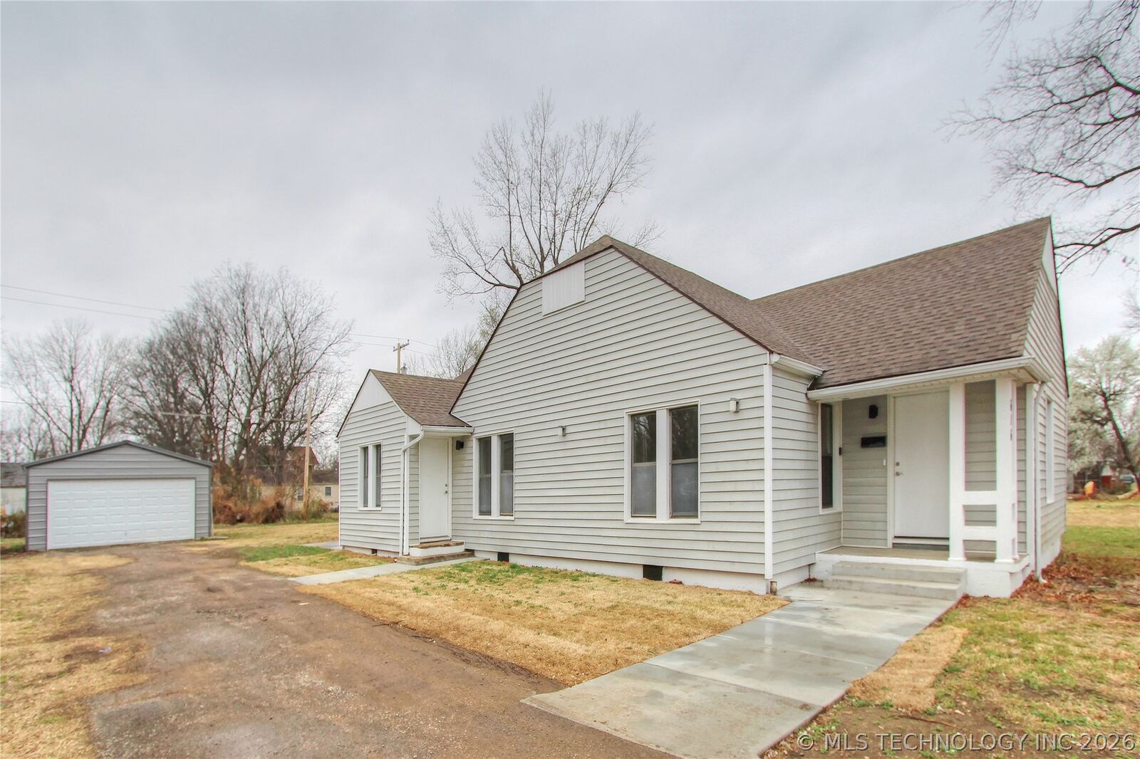 Property Photo:  616 S Maple Street  OK 74048 