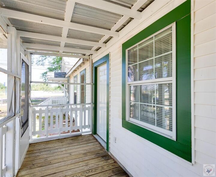 Property Photo:  1000 Nelson St.  TX 75563 