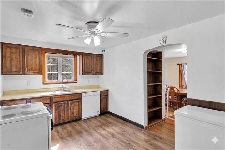 Property Photo:  2052 Main St  PA 15623 