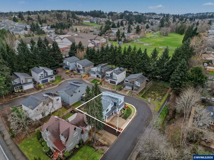 Property Photo:  5520 Crossler Meadow Lp SE  OR 97306 