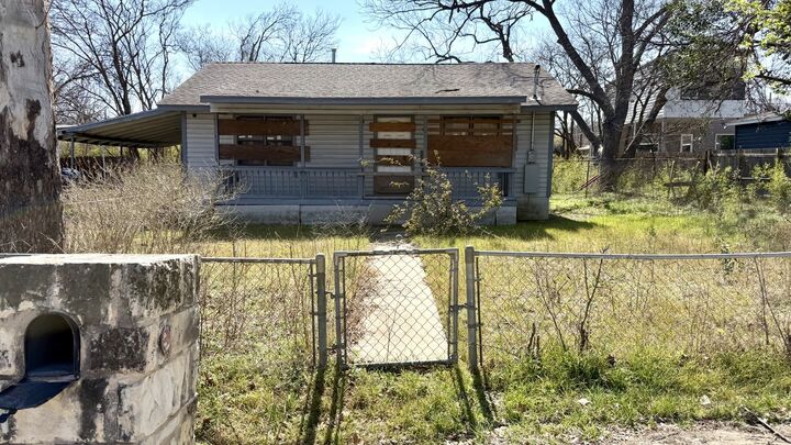 Property Photo:  407 Middle Lane  TX 78753 