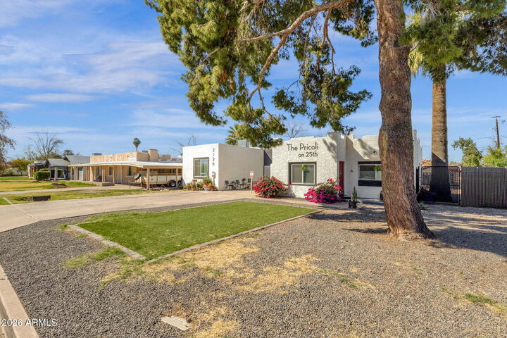 Property Photo:  2126 N 25th Place  AZ 85008 