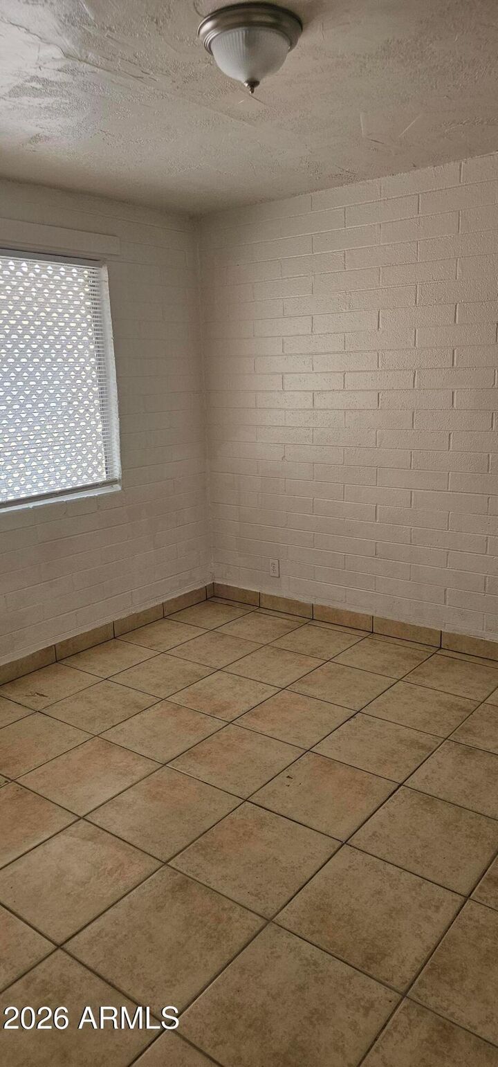 Property Photo:  581 S California Street Apt 4  AZ 85225 