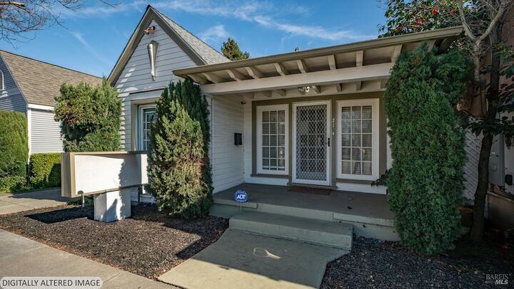 Property Photo: 712 E Washington Street CA 94952