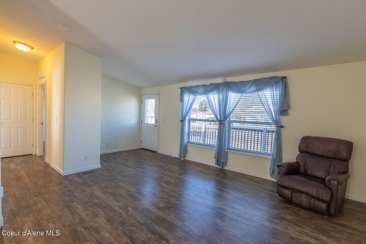 Property Photo:  2125 W Yorkshire Ave  ID 83815 