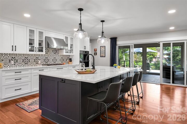 Property Photo: 507 Fenwick Court NC 28739