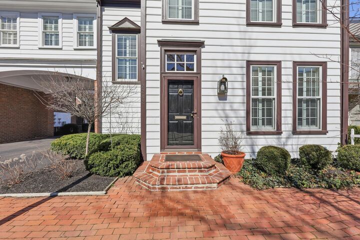 Property Photo: 2242 Atlee Court OH 43220