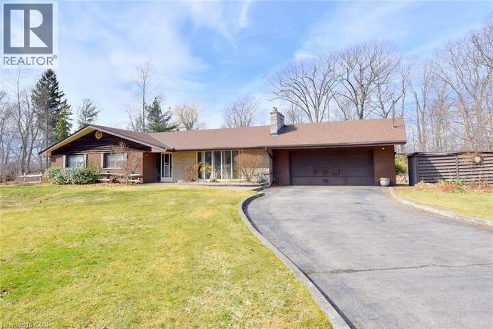 Photo de la propriété:  938 Courtland Drive  ON L9G 3L1 