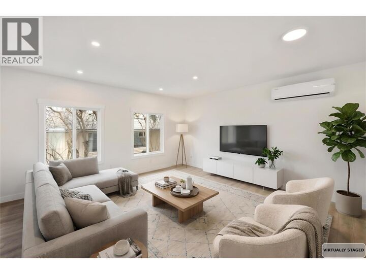 Property Photo: 11815 Grant Avenue 103 BC V0H 1Z8