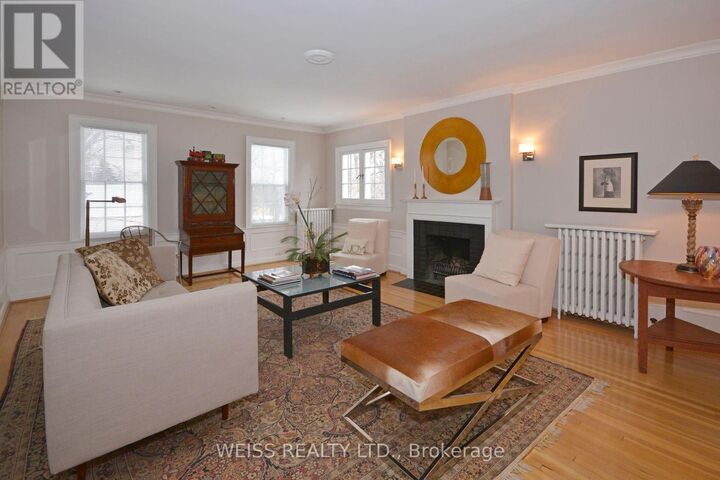 Property Photo: 34 Edmund Avenue ON M4V 1H3