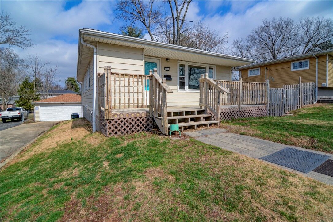 Property Photo:  5 E Pepperidge Court  IL 62521 