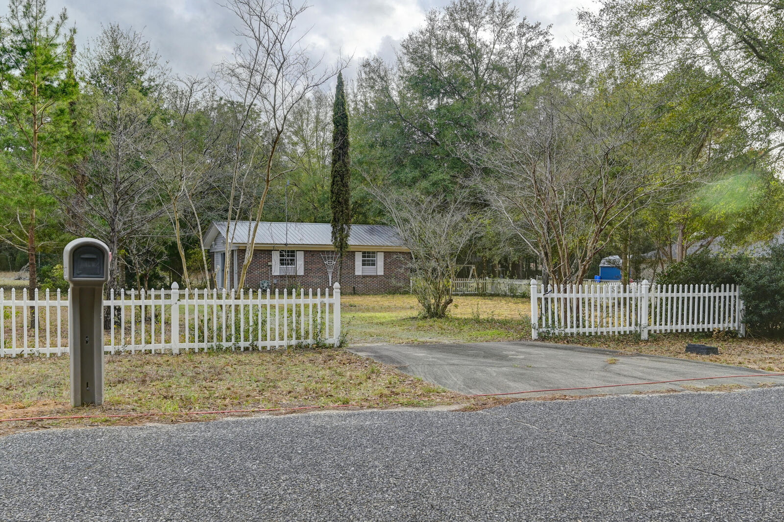 Property Photo: 5755 Azalea Avenue FL 32570