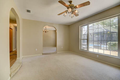 Property Photo:  613 NE Cambridge Avenue  FL 32547 