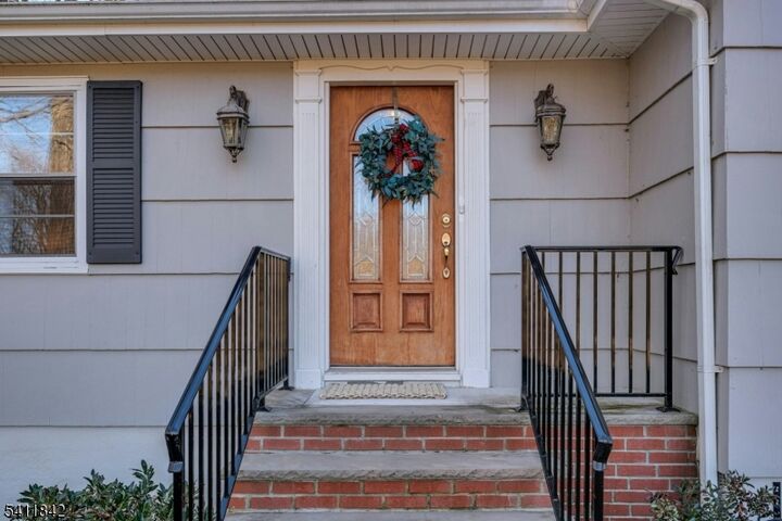 Property Photo:  6 Mountainside Dr  NJ 07960 