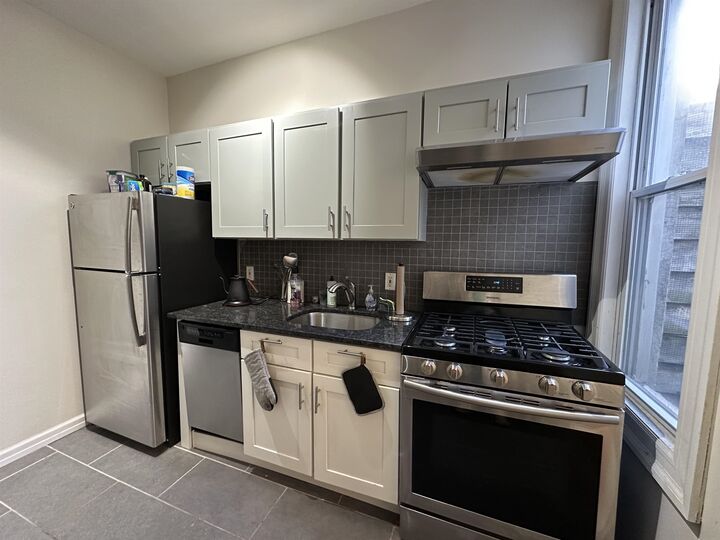 Property Photo:  203 Ogden Ave 6  NJ 07307 